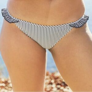Aerie Seersucker Ruffle Bikini Bottom Size XXS Black & White Striped Bikini A-21